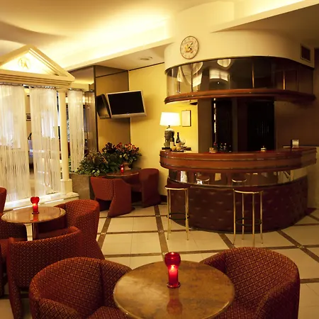 Augustus Hotel