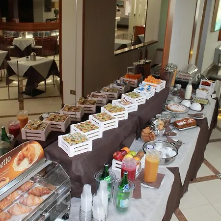 Augustus Hotel 4*