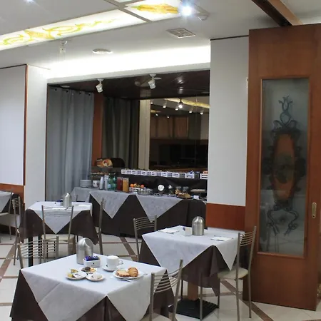 Augustus Hotel 4*