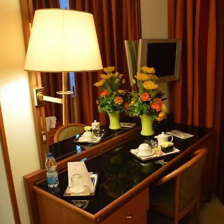 Augustus Hotel 4*