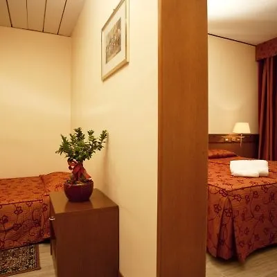Augustus Hotel
