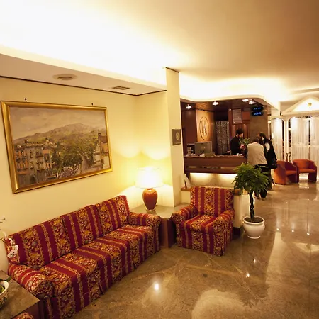 Hotel Augustus 4*