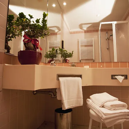Augustus Hotel 4*