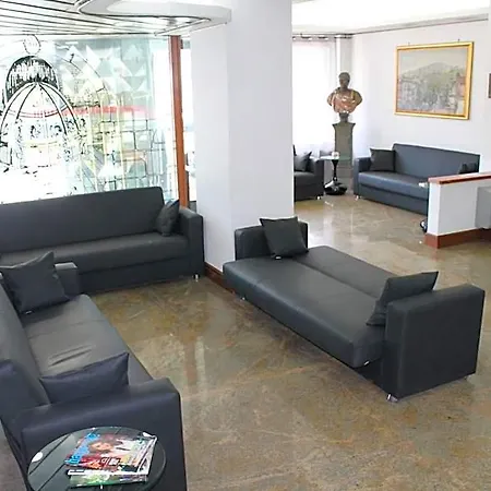 Hotel Augustus