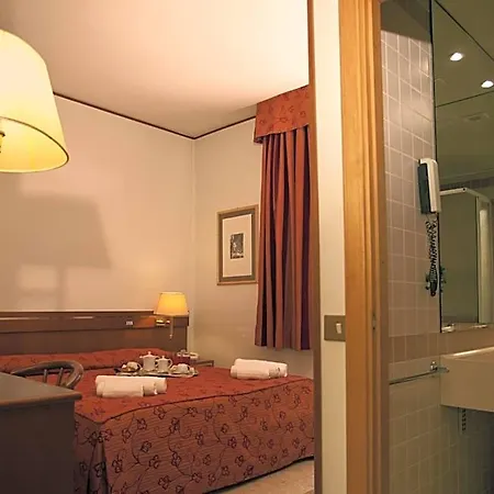 Augustus Hotel