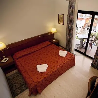 Augustus Hotel