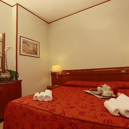 Hotell Augustus 4*