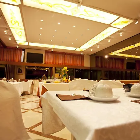 Augustus 4* Ottaviano